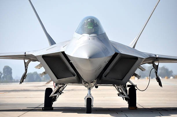 f-22 image 1584x396